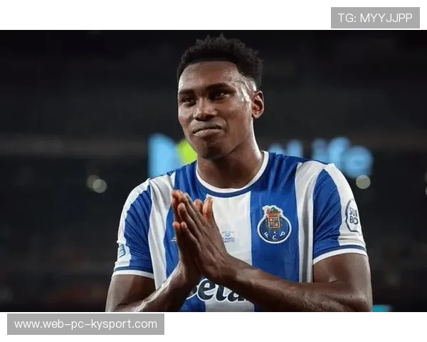 纽卡斯尔购入右路传中王牌